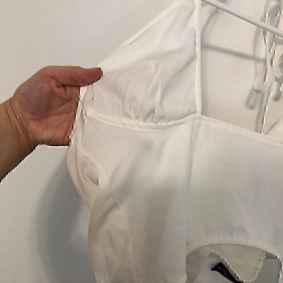 NEW NWT PRETTYLITTLETHING Woven Cross Front Cutout Stirrup Hem Top Cream Ivory 8 - Picture 8 of 12